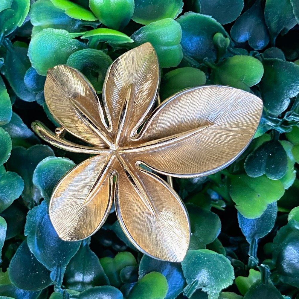 Vintage Signed Monet Leaf Brooch